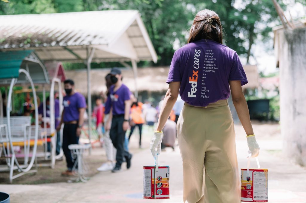 เฟดเอ็กซ์ เอ็กซ์เพรส (FedEx Express) ประเทศไทยจับมือกับ มูลนิธิศุภนิมิตแห่งประเทศไทย ร่วมช่วยเหลือและสนับสนุนชุมชนท้องถิ่น